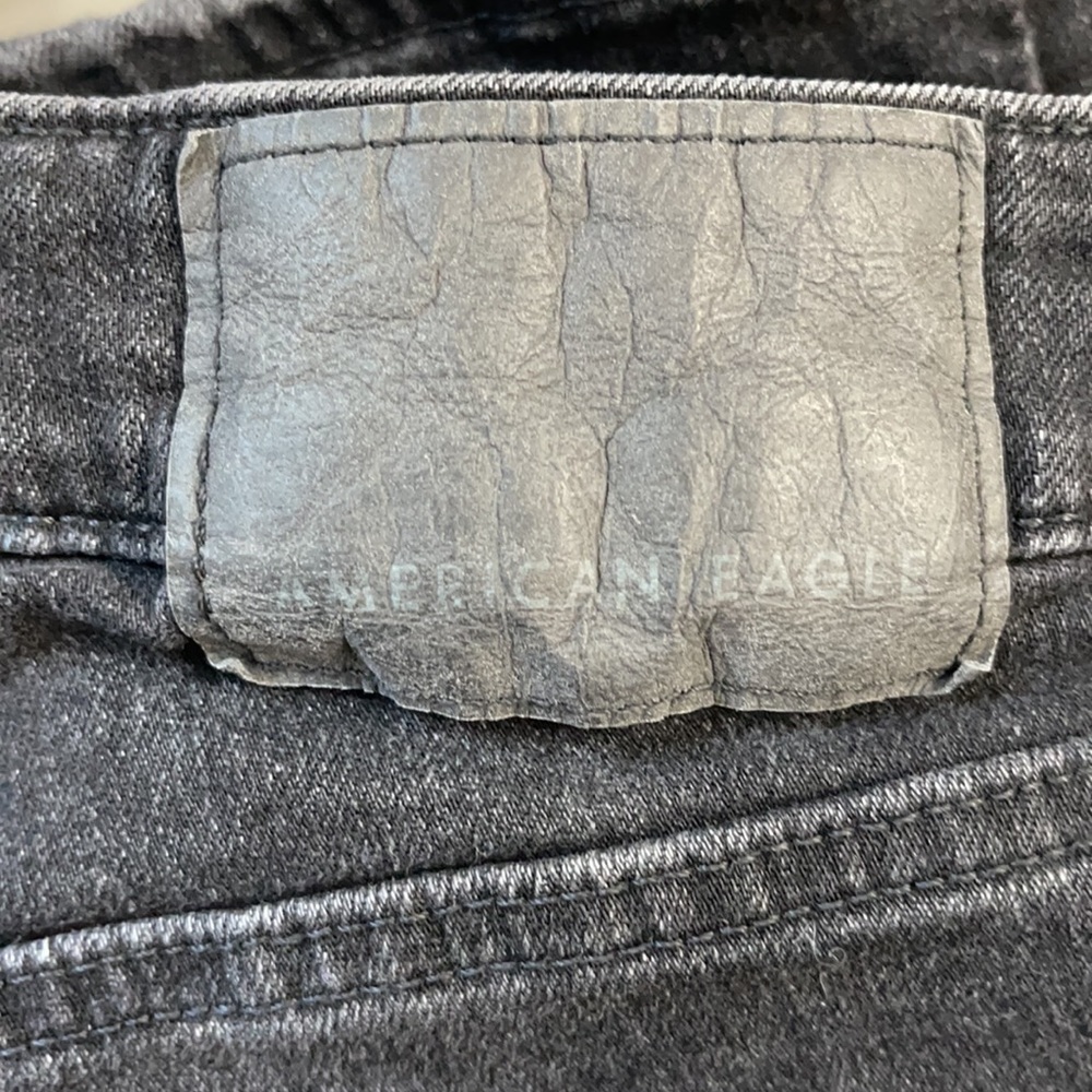 Men's American Eagle black ripped jeans. Size: 26x28 - Picture 5 of 7